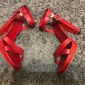 GUCCI Red ankle strap platform sandal 7B